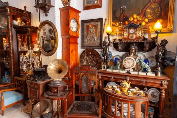 Enjoy luxury shopping! Choose from our distinctive collection of antiques to make your home more wonderful